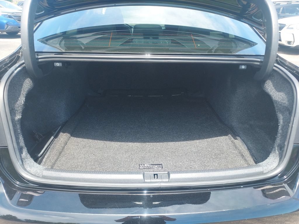 Used 2015 Volkswagen Passat 1.8T SE FWD image 34