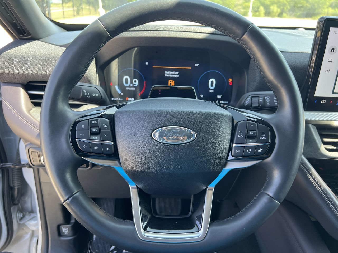 Used 2025 Ford Explorer Platinum w/ LUX Leather Package AWD/4WD image 13