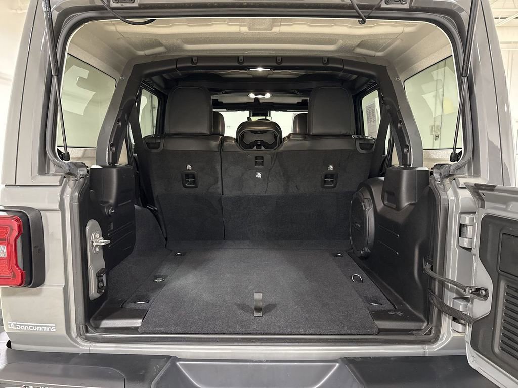 Used 2022 Jeep Wrangler Unlimited Rubicon w/ Xtreme Recon 35" Tire Package image 23