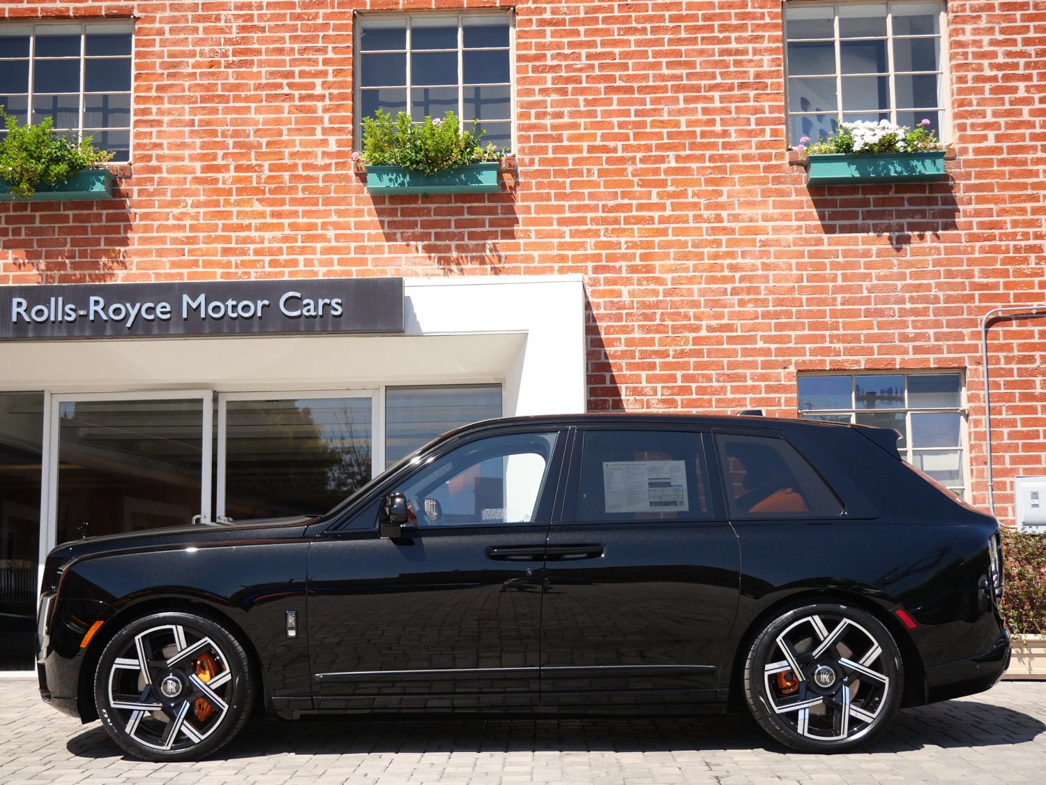 New 2027 Rolls-Royce Cullinan Black Badge AWD/4WD image 3