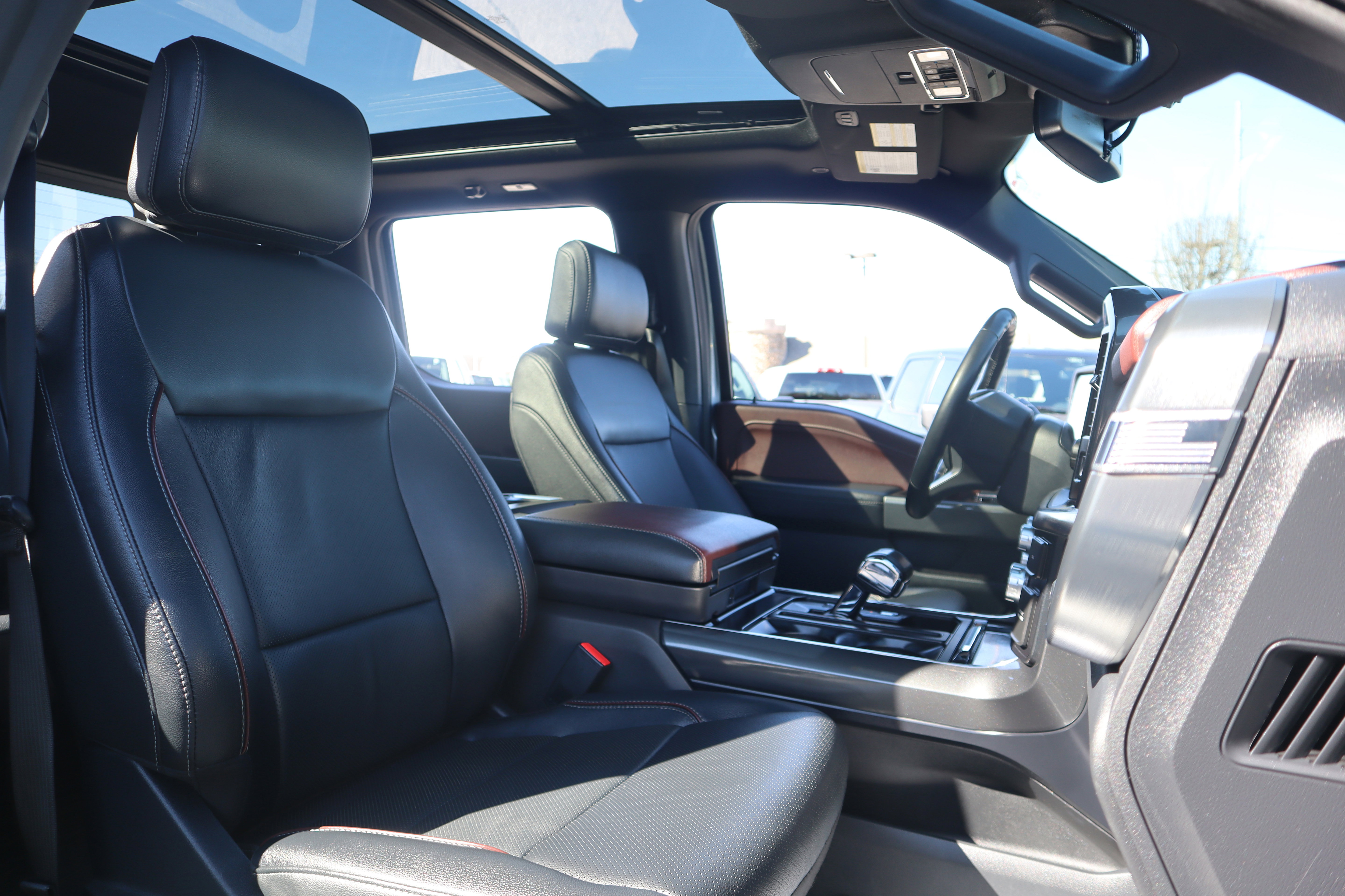 Used 2022 Ford F150 Lariat w/ Max Trailer Tow Package image 36