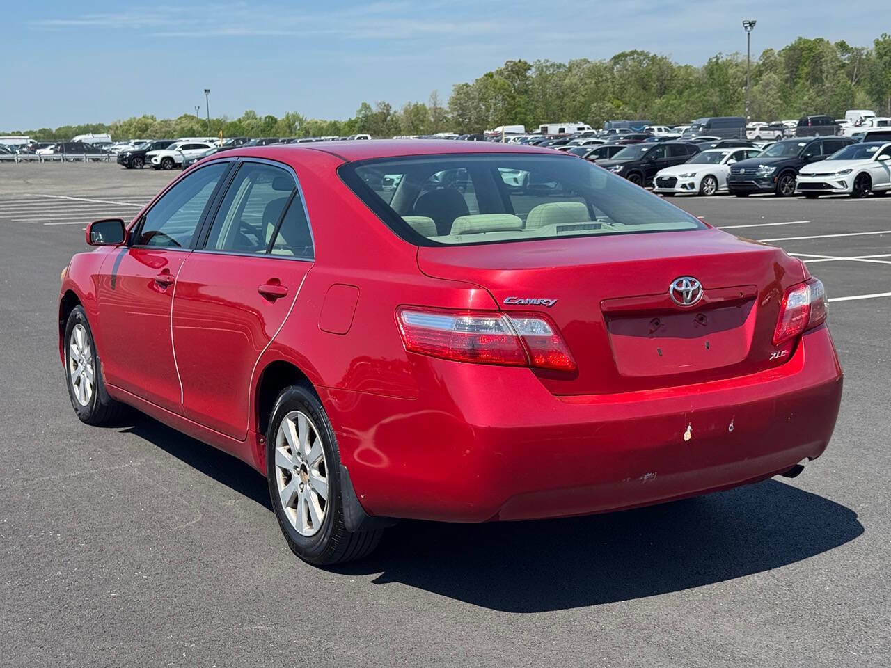 Used 2007 Toyota Camry XLE FWD image 2
