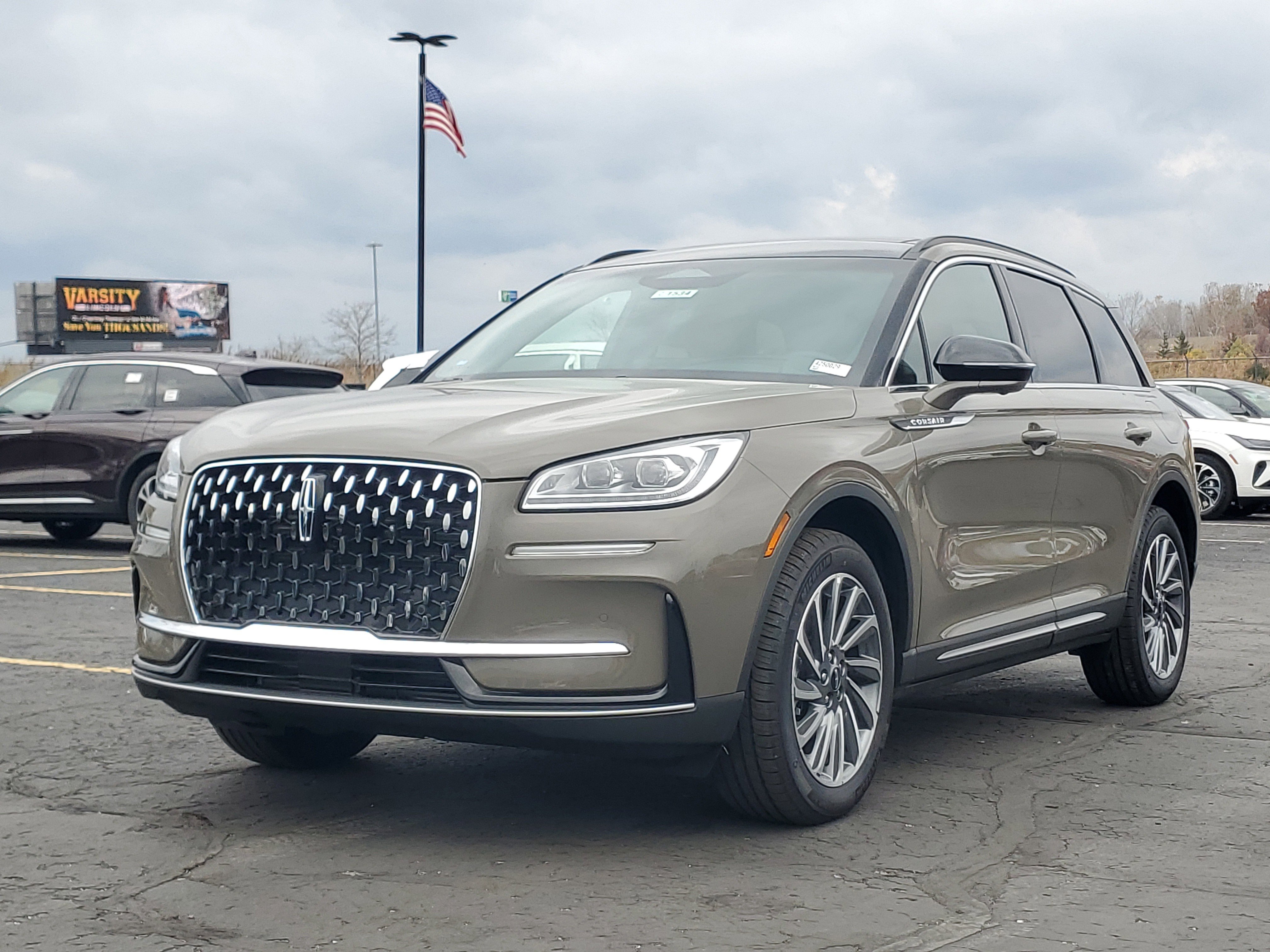 New 2025 Lincoln Corsair Reserve w/ Equipment Group 202A image 2