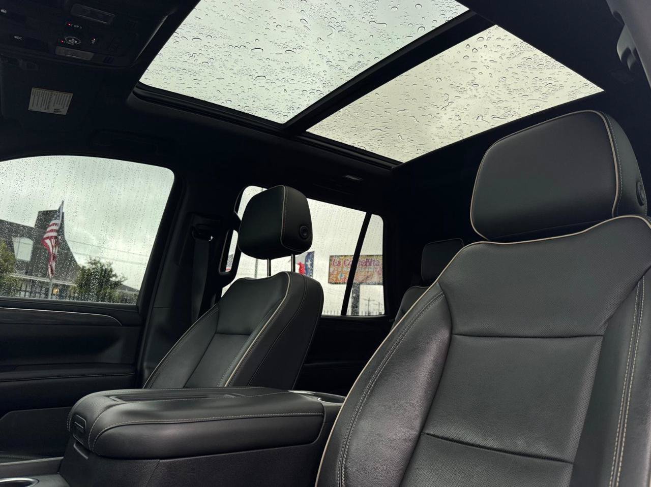 Used 2021 GMC Yukon SLT w/ SLT Luxury Plus Package RWD image 16