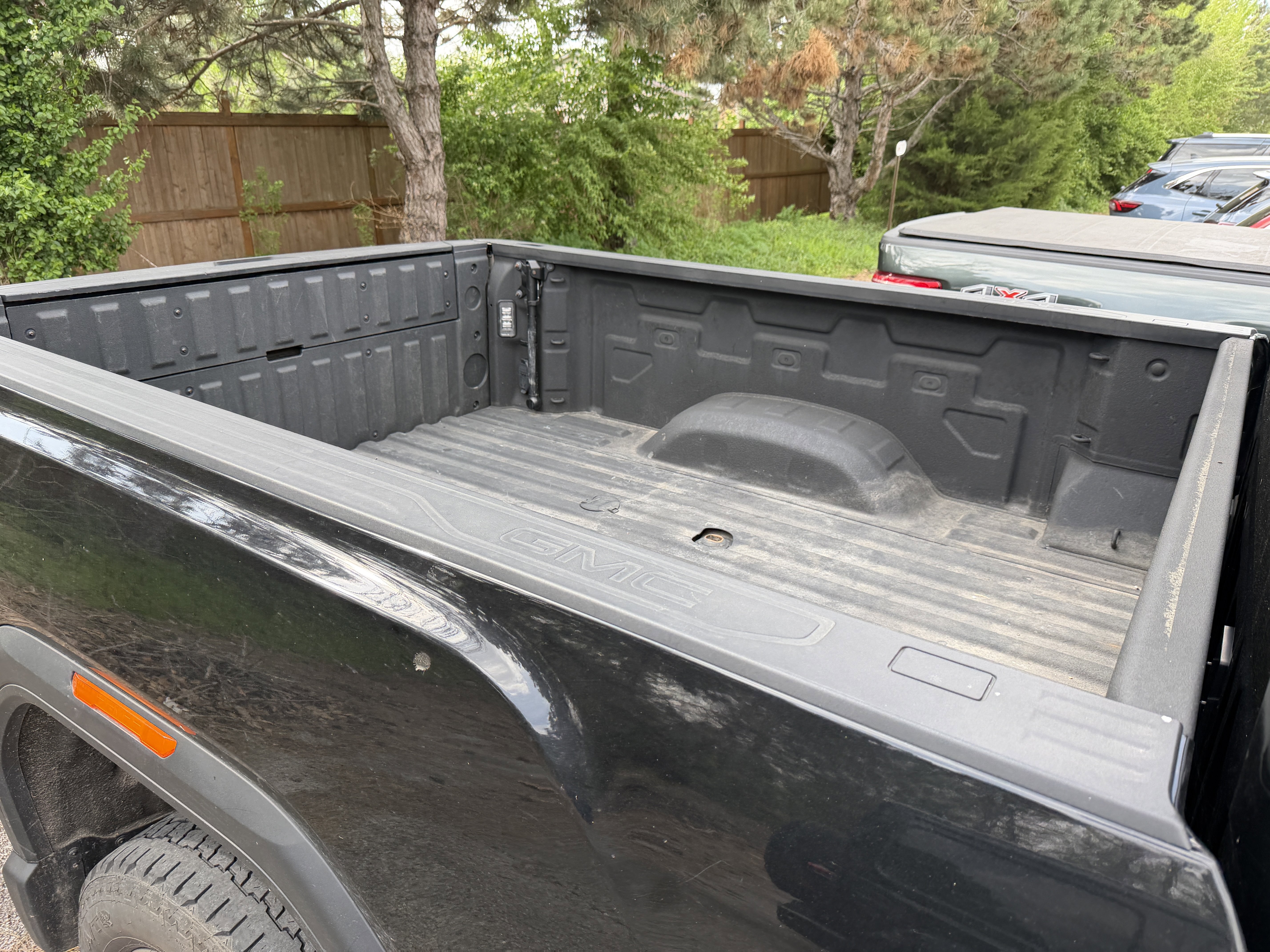 Used 2020 GMC Sierra 2500 AT4 w/ AT4 Premium Package AWD/4WD image 4