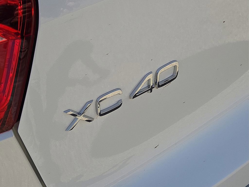 Used 2023 Volvo XC40 Recharge Plus w/ Protection Package Premier image 12