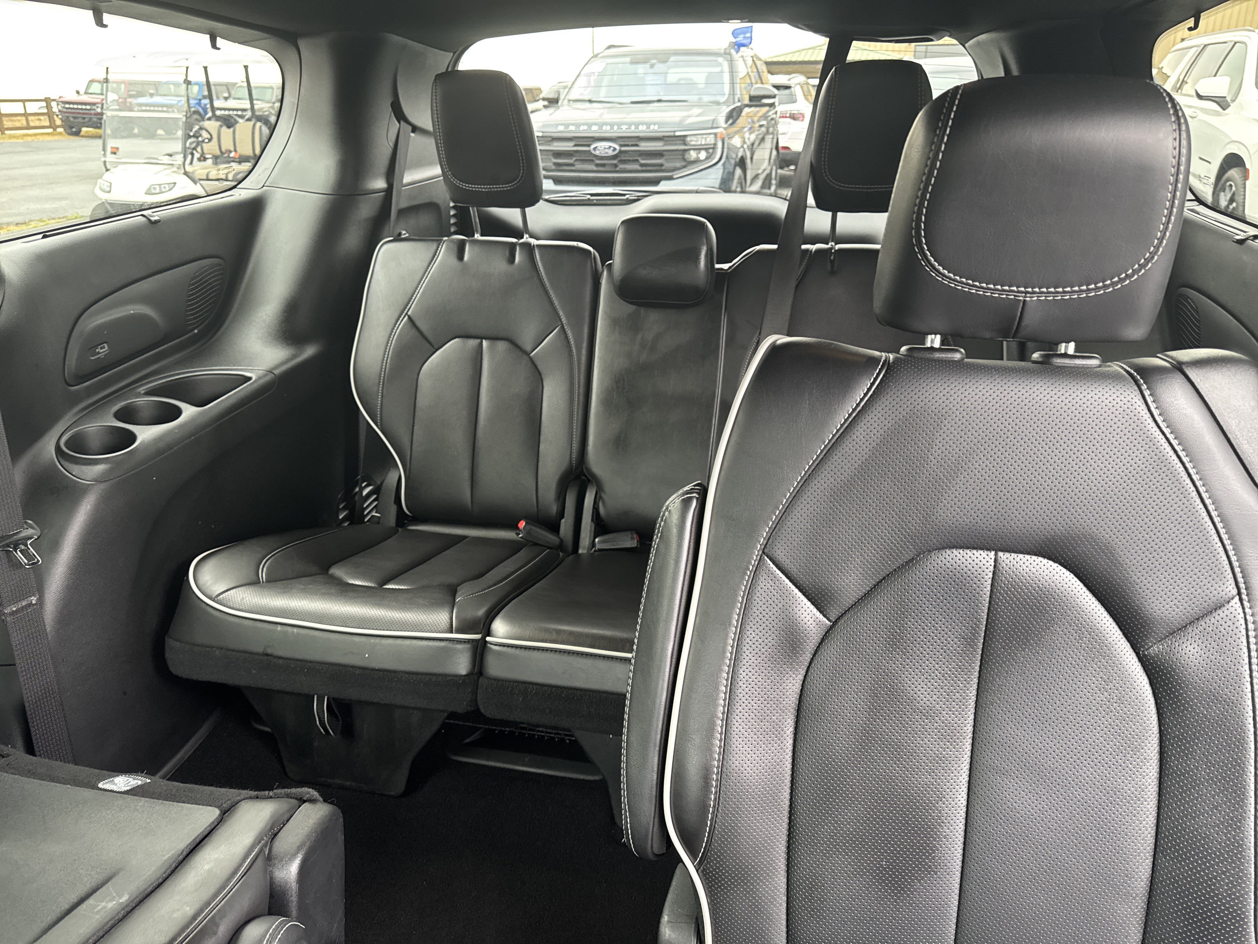 Used 2025 Chrysler Pacifica Limited image 20