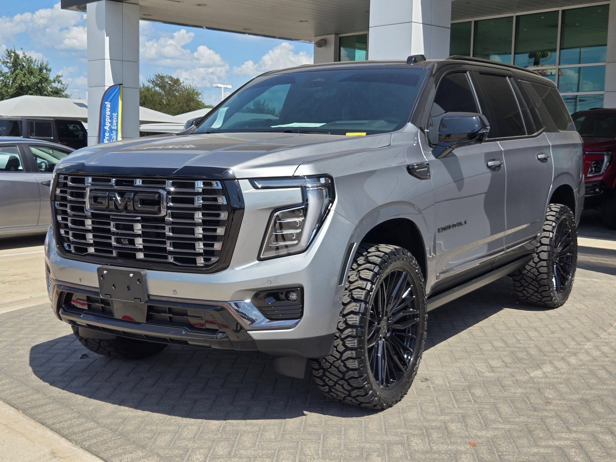 New 2026 GMC Yukon Denali Ultimate AWD/4WD image 3