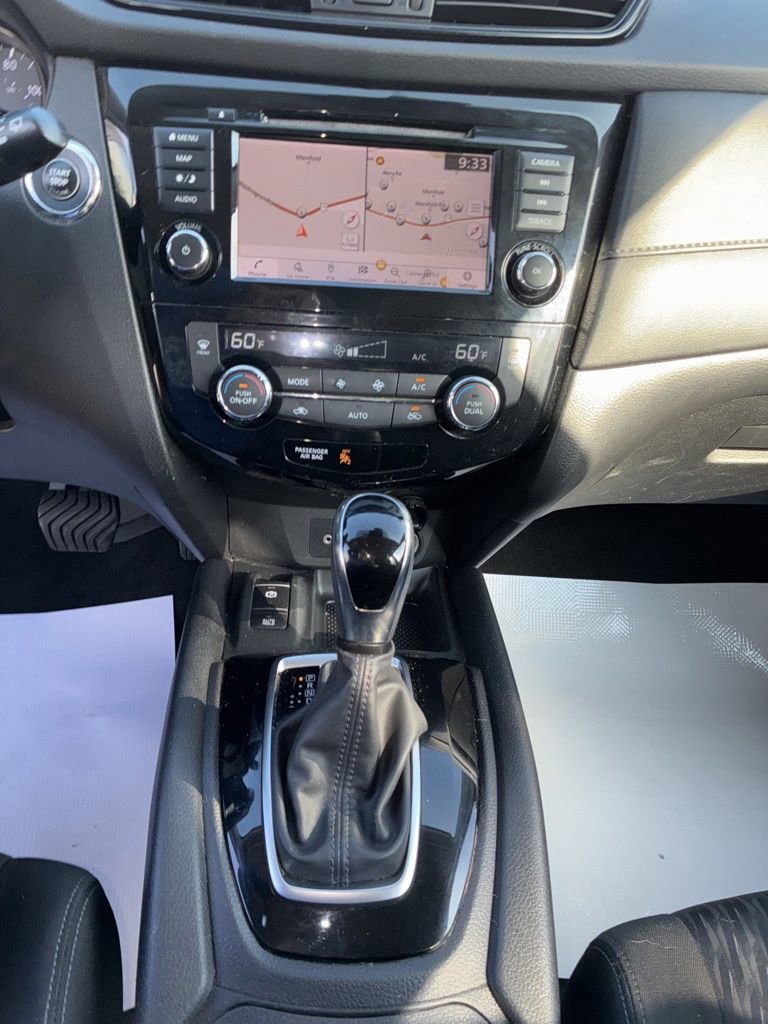 Used 2019 Nissan Rogue SV w/ Sun & Sound Touring Package AWD/4WD image 27