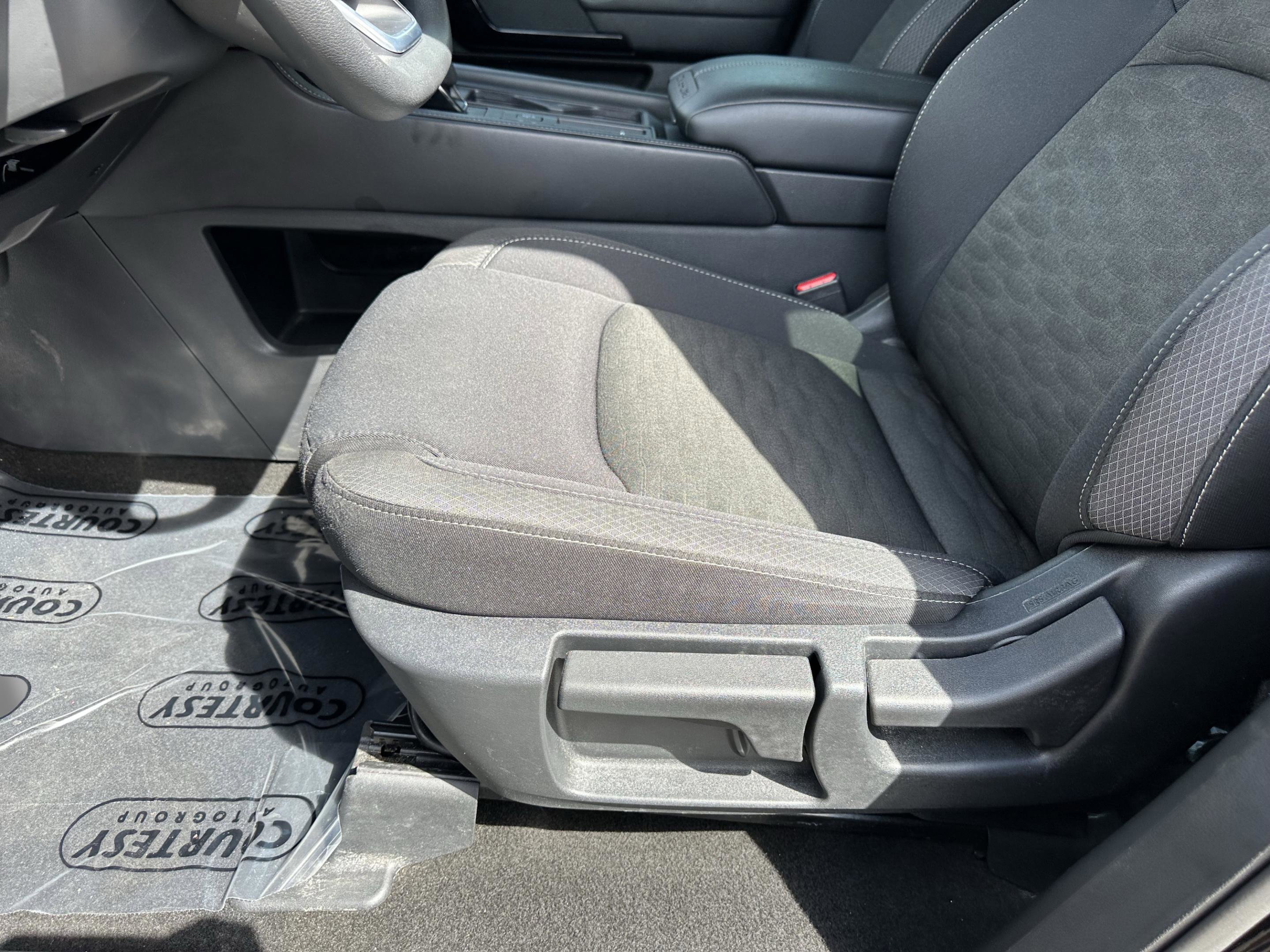 Certified 2025 Nissan Pathfinder S FWD image 21