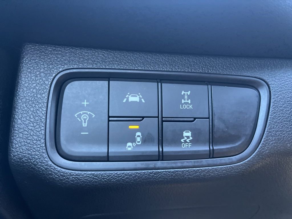 Used 2019 Hyundai Santa Fe SEL image 32