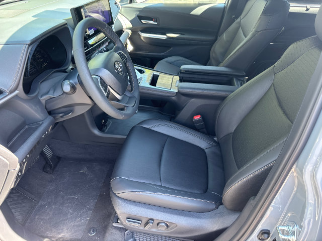 New 2026 Toyota Sienna XLE Woodland Edition AWD/4WD image 26