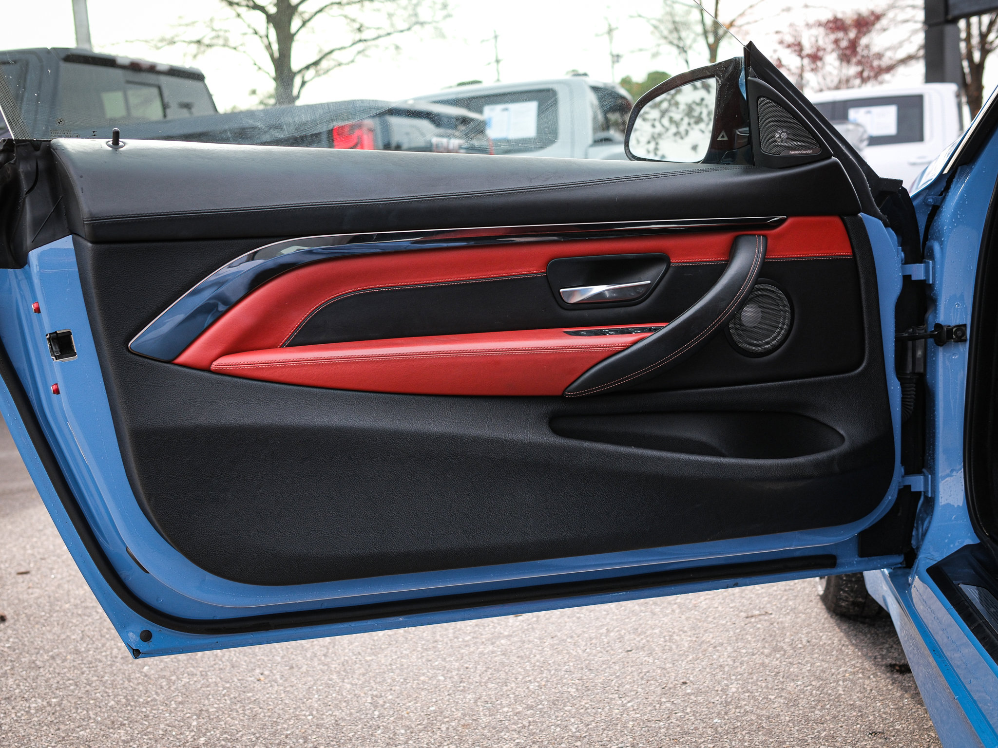 Used 2018 BMW M4 Convertible image 14