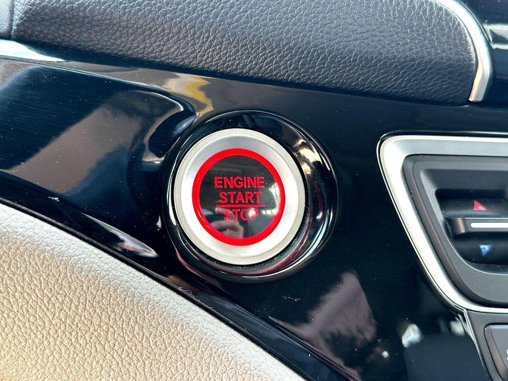 Used 2020 Honda Pilot Touring image 17