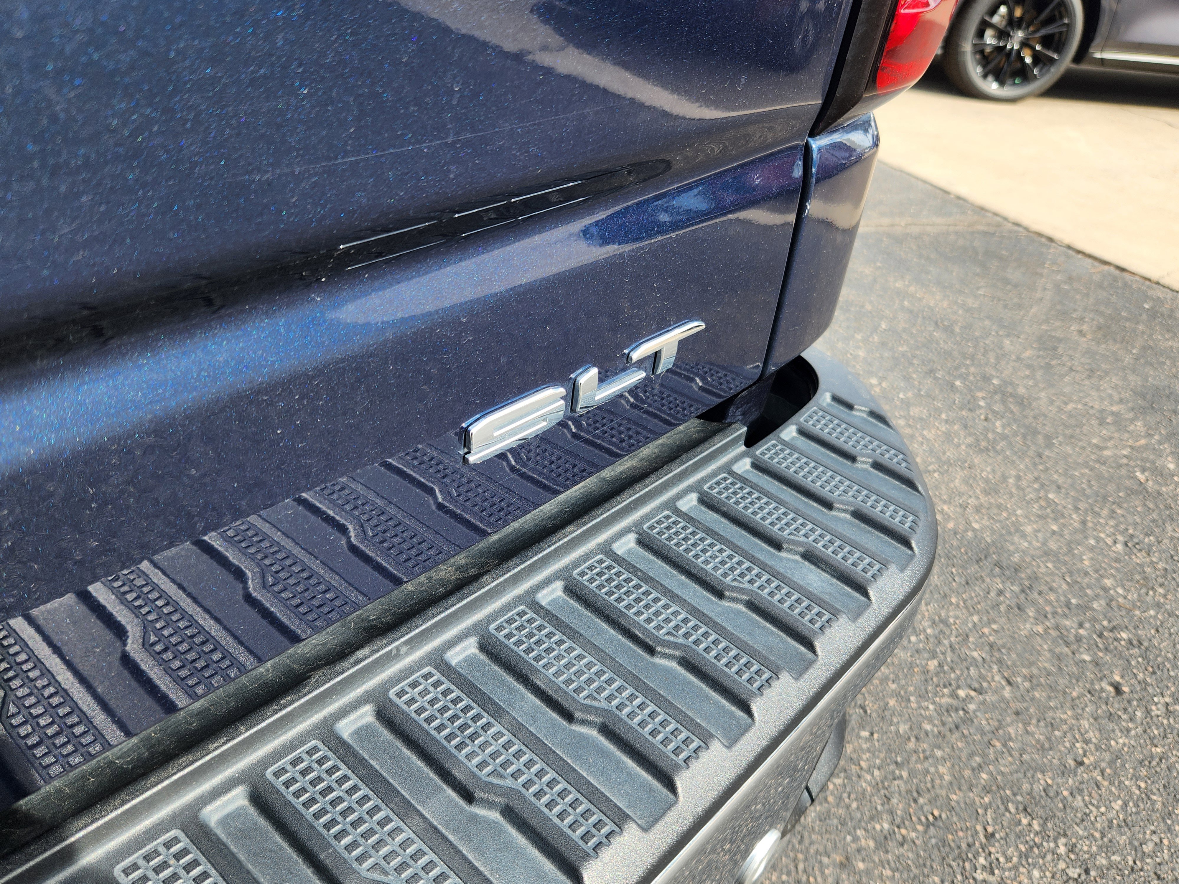 Used 2022 GMC Sierra 1500 SLT w/ Technology Package image 18