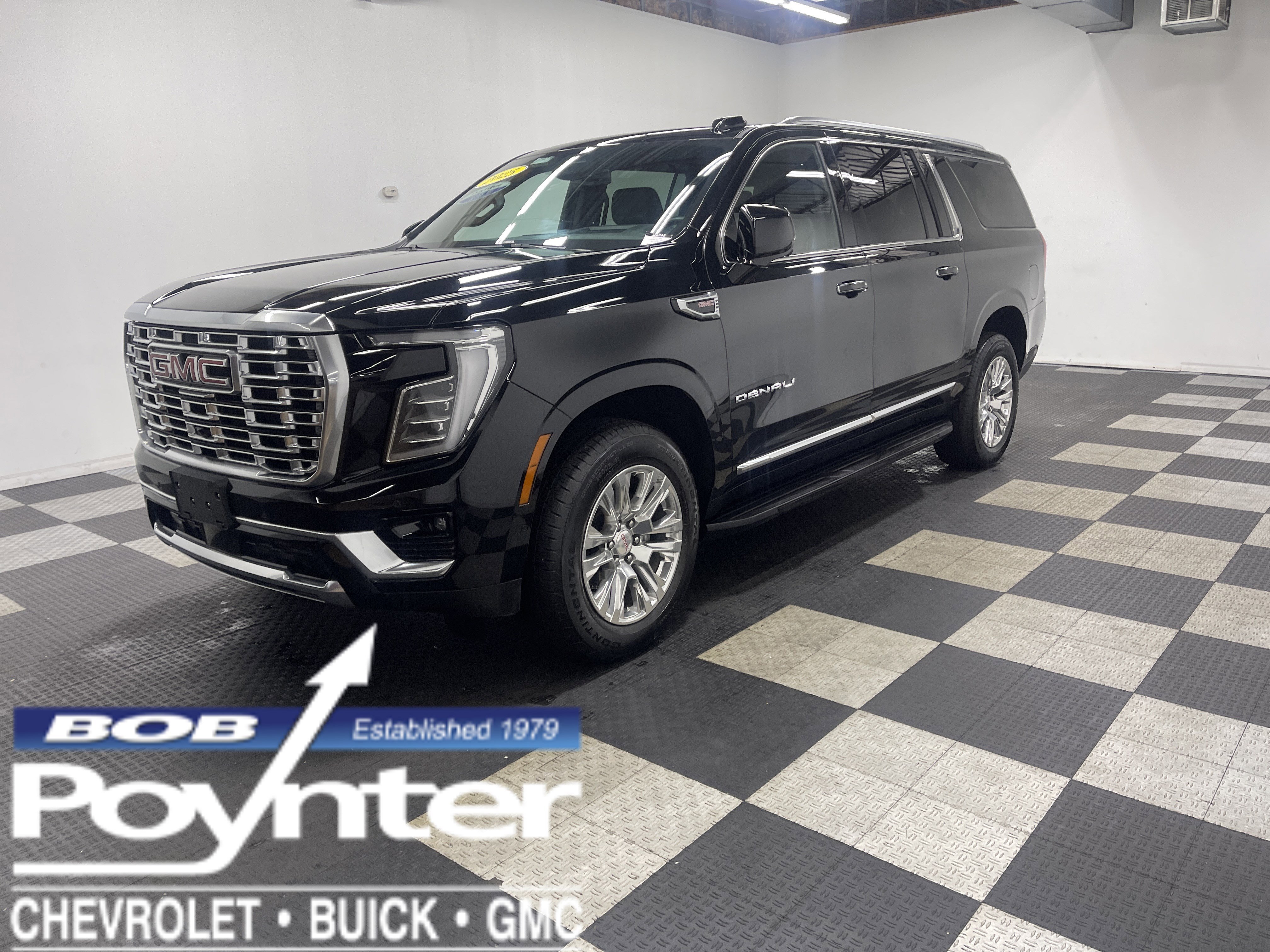 Used 2025 GMC Yukon XL Denali image 1