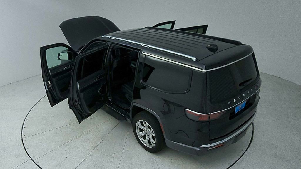 Used 2022 Jeep Wagoneer Series II AWD/4WD image 19
