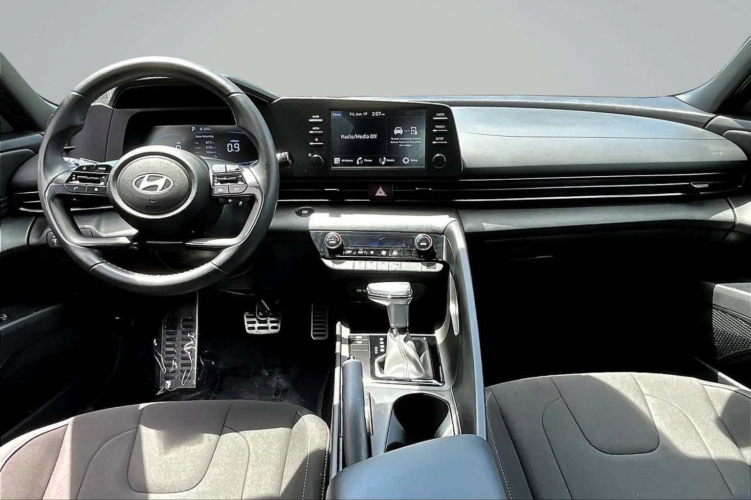 Used 2025 Hyundai Elantra Sport FWD image 8