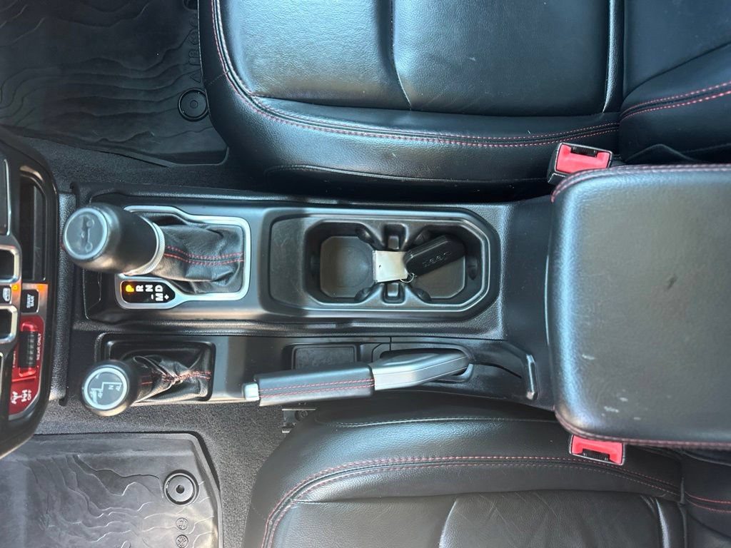 Used 2019 Jeep Wrangler Unlimited Rubicon w/ Dual Top Group AWD/4WD image 34