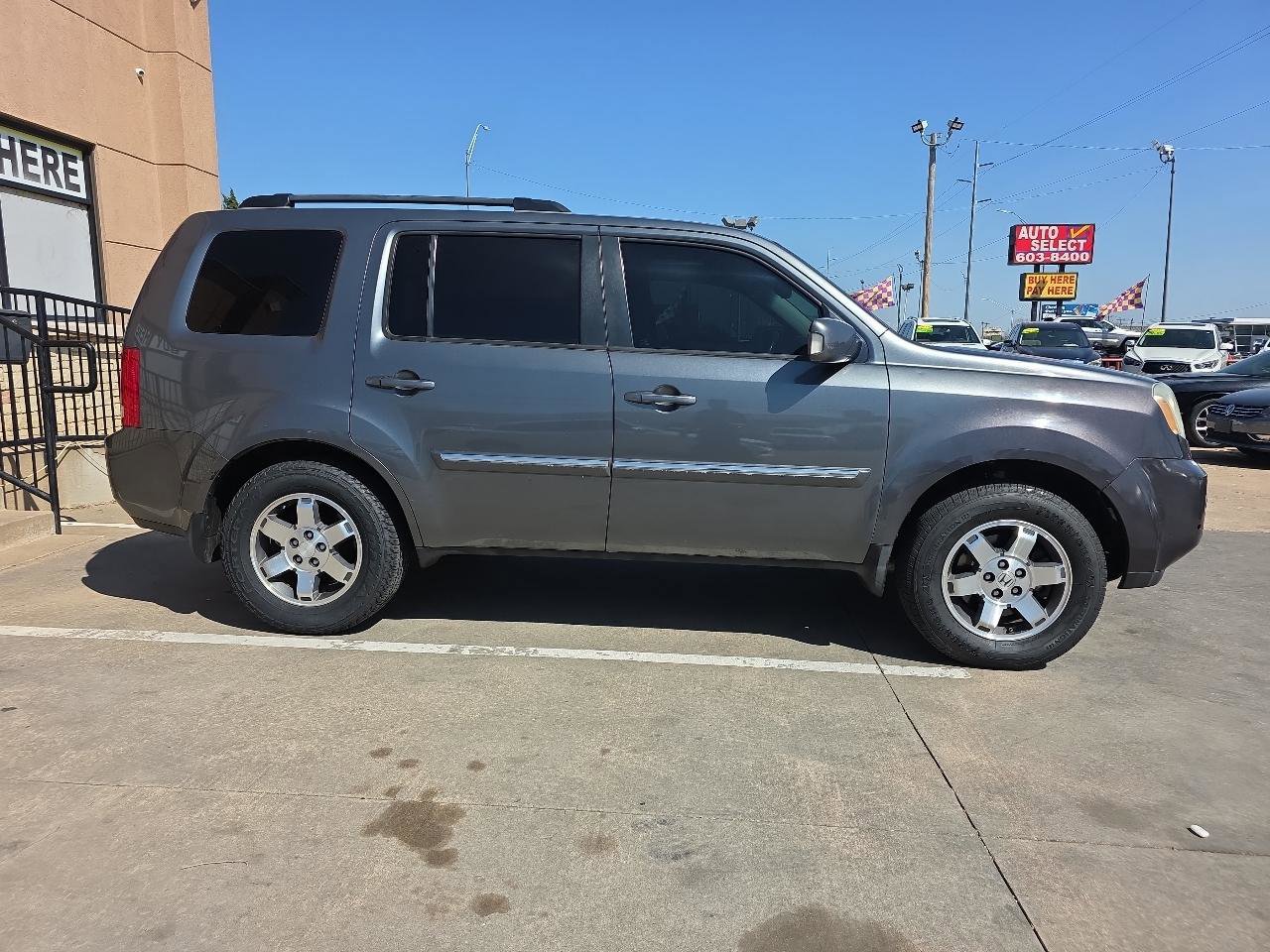 Used 2010 Honda Pilot Touring image 4
