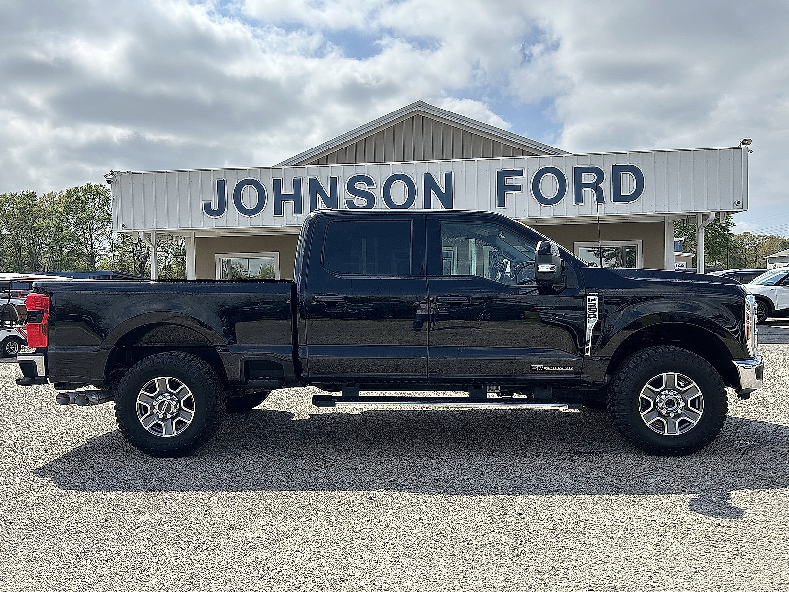 Used 2024 Ford F250 Lariat AWD/4WD image 3