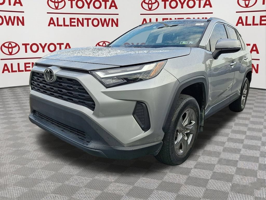 Used 2022 Toyota RAV4 XLE w/ Convenience Package AWD/4WD image 3