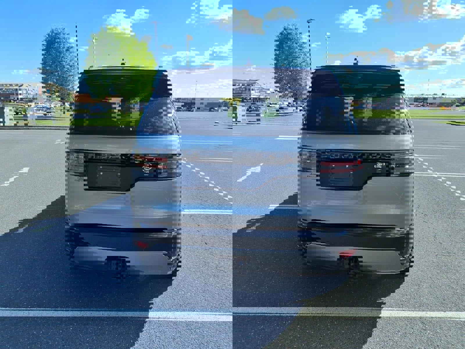 Used 2023 Land Rover Discovery HSE R-Dynamic AWD/4WD image 5