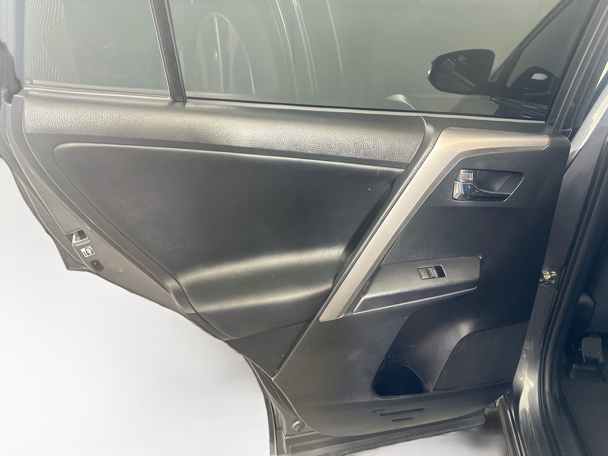 Used 2017 Toyota RAV4 XLE AWD/4WD image 25