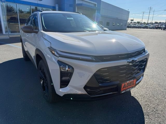 New 2026 Chevrolet Trax ACTIV w/ Sunroof Package FWD image 3