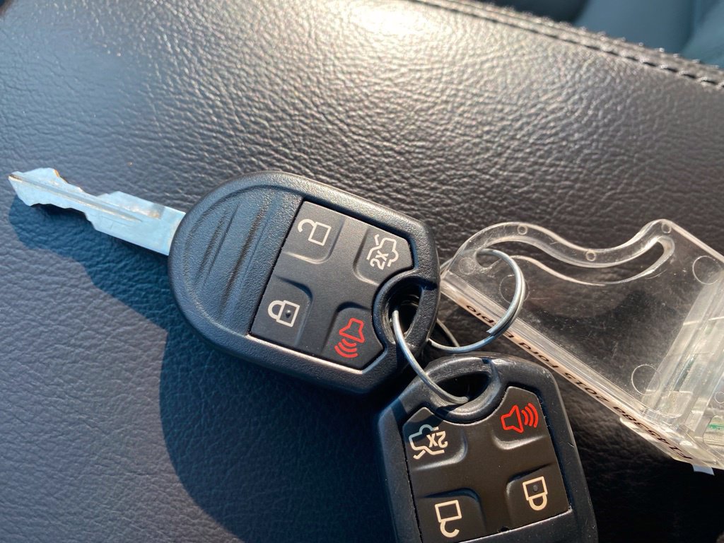 Used 2015 Ford Explorer XLT w/ Equipment Group 202A FWD image 40