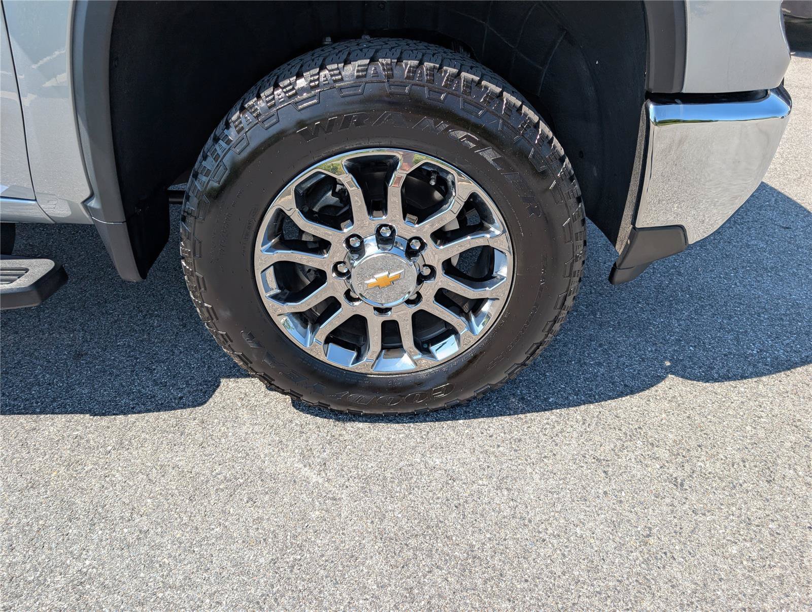 Used 2026 Chevrolet Silverado 3500 LTZ w/ LTZ Premium Package AWD/4WD image 9
