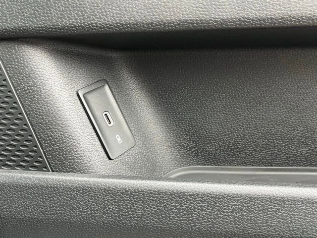 Certified 2025 Volkswagen ID. Buzz Pro S image 29