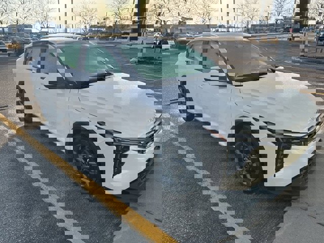 Used 2025 Kia K4 image 1