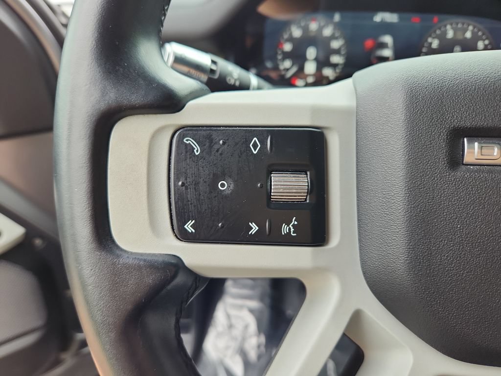 Used 2022 Land Rover Defender 90 X-Dynamic S AWD/4WD image 17