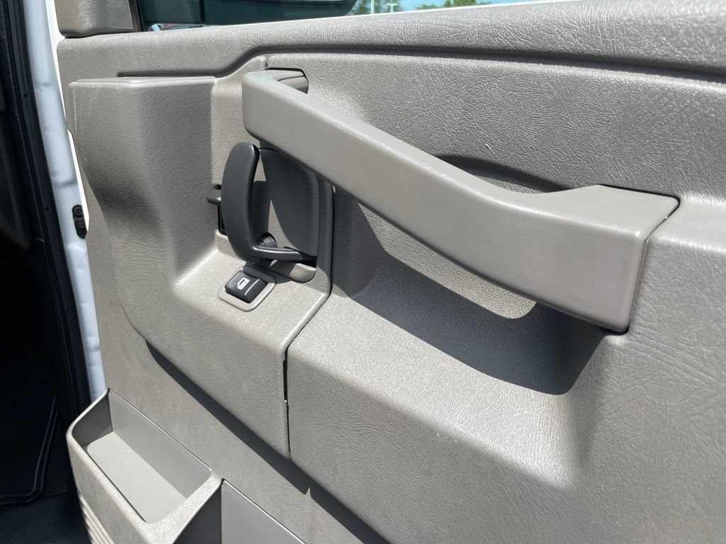 Used 2024 Chevrolet Express 3500 LS RWD image 30