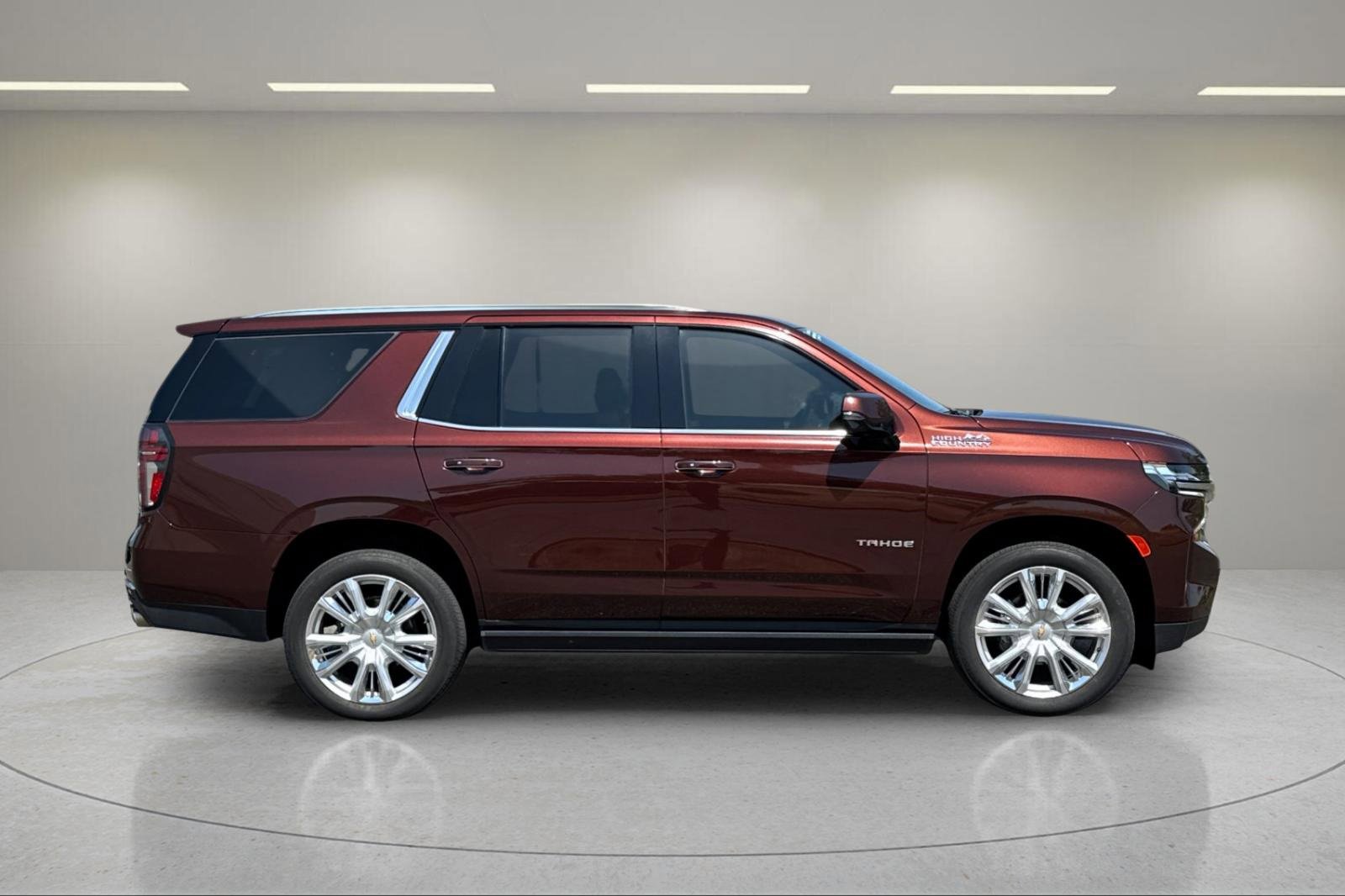Used 2022 Chevrolet Tahoe High Country image 2