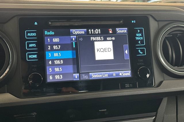 Used 2017 Toyota Tacoma TRD Sport image 19