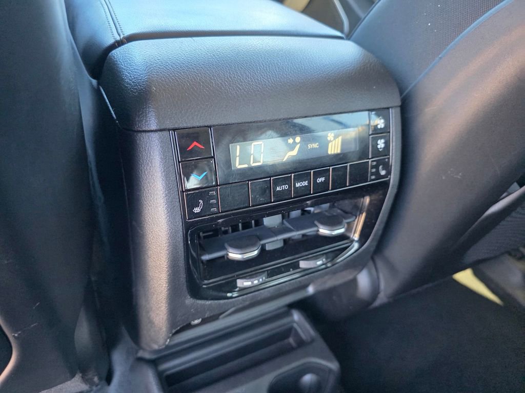 Used 2022 Jeep Grand Cherokee L Limited image 18