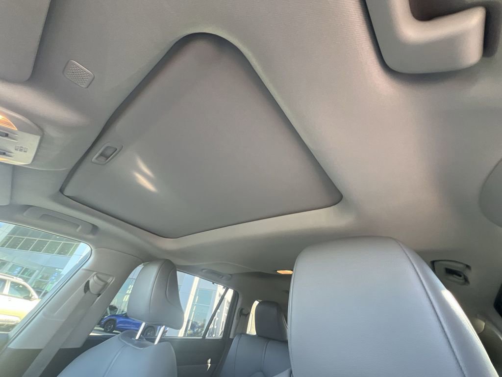 Used 2021 Toyota Highlander XLE image 19