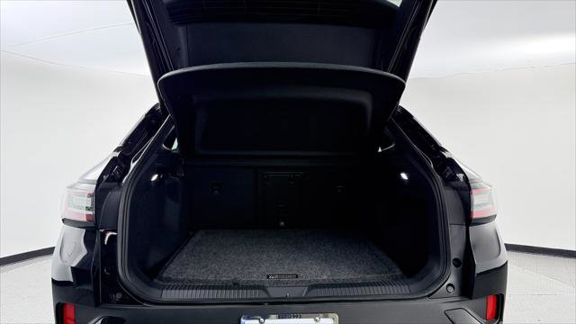 Used 2023 Volkswagen ID.4 Pro S Plus AWD/4WD image 18