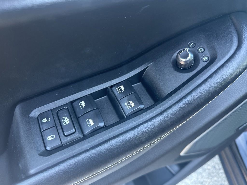 Used 2022 Jeep Grand Cherokee L Limited w/ Luxury Tech Group II image 13