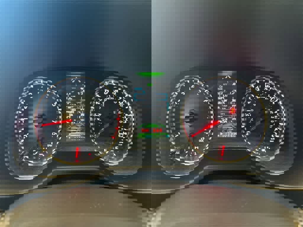 Used 2021 Toyota RAV4 XLE Premium image 34