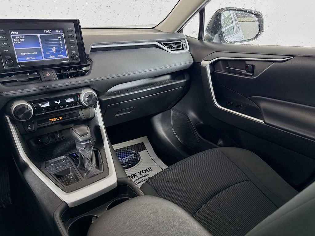 Used 2020 Toyota RAV4 LE image 20