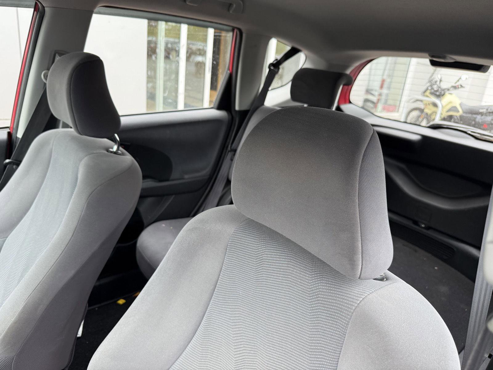 Used 2010 Honda Fit image 9