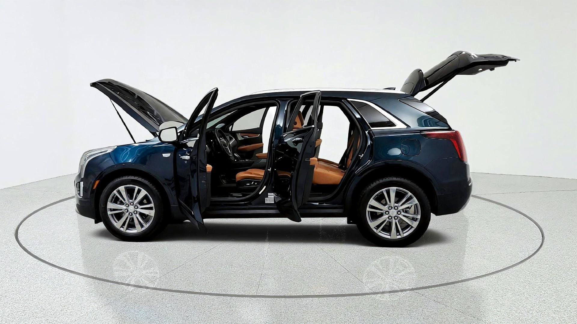 Certified 2024 Cadillac XT5 Premium Luxury w/ LPO, Floor Liner Package AWD/4WD image 10
