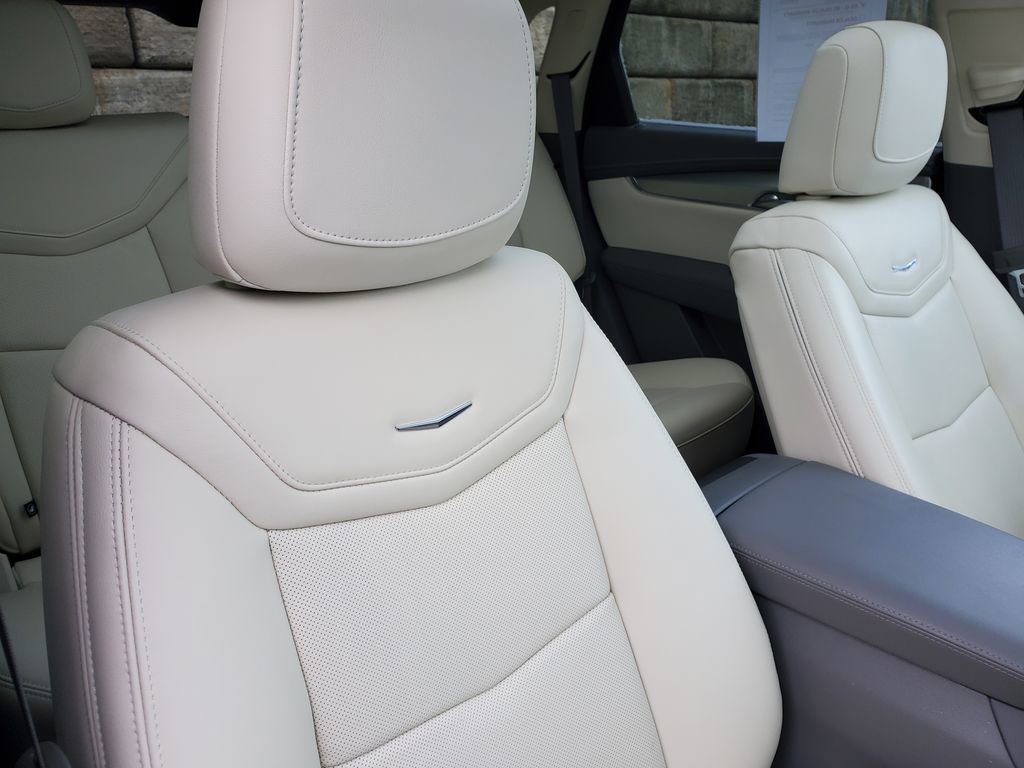 Certified 2023 Cadillac XT5 Premium Luxury w/ LPO, Floor Liner Package image 37