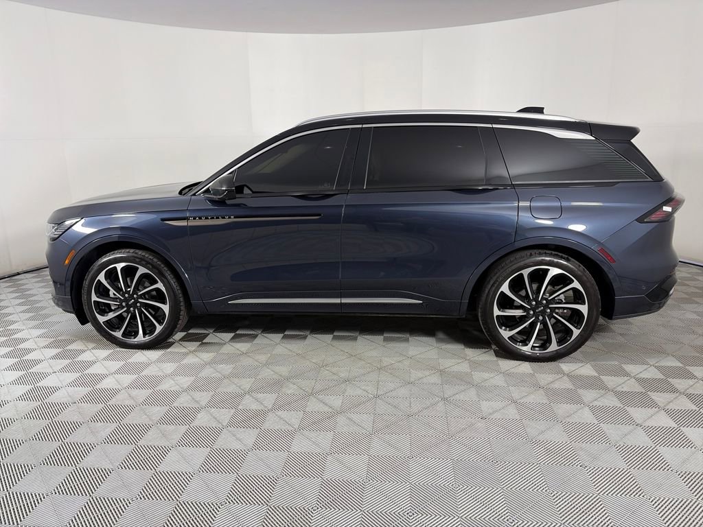 Used 2024 Lincoln Nautilus Black Label image 4