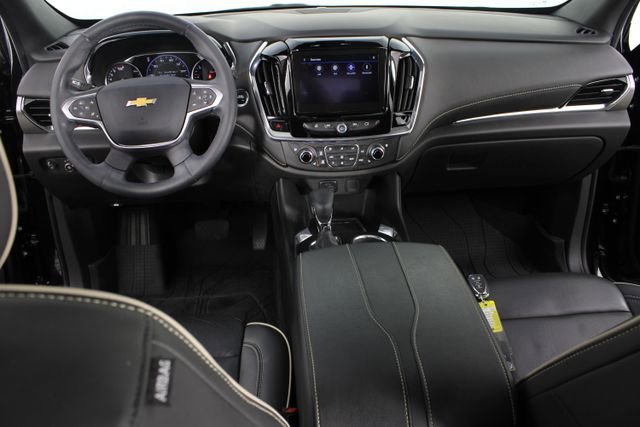 Used 2023 Chevrolet Traverse Premier image 13