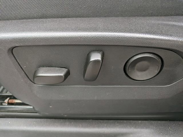 Used 2025 Chevrolet Silverado 2500 LT w/ Convenience Package image 20