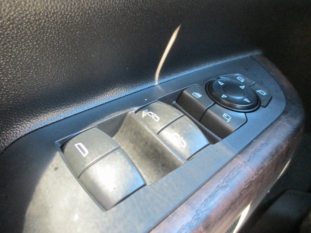 Certified 2023 GMC Acadia Denali w/ Denali Ultimate Package image 28